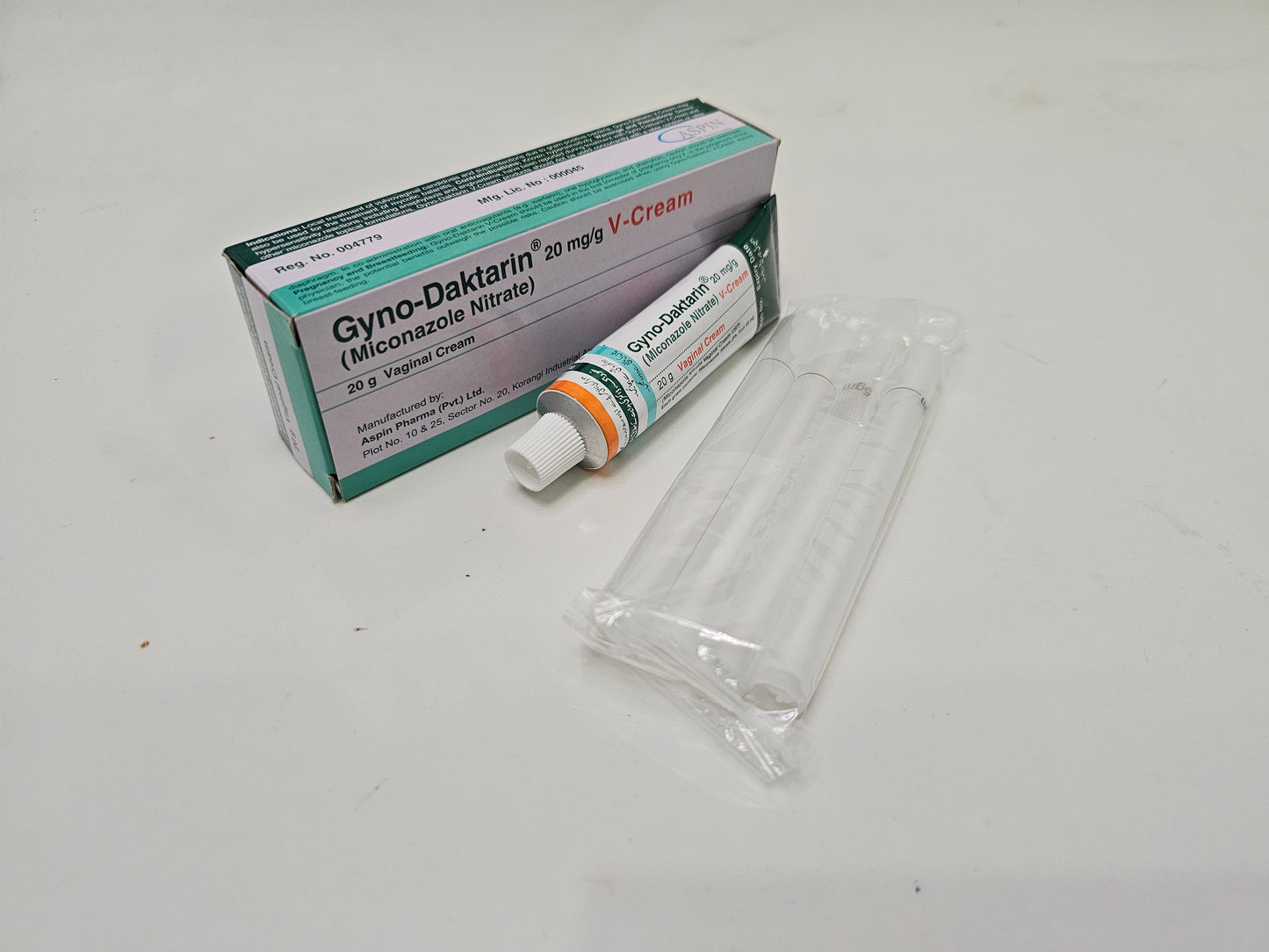 Gyno-Daktarin V-Cream ( Miconazole Nitrate )